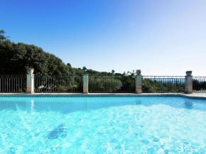 Modern Villa with Private Swimming Pool in L denon